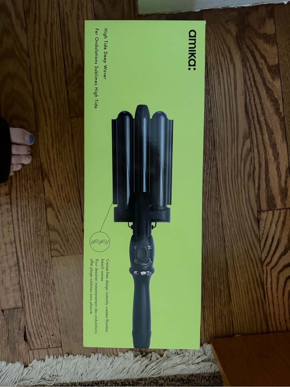 amika Black Wave Triple-Barrel Waver with Lime Green Box